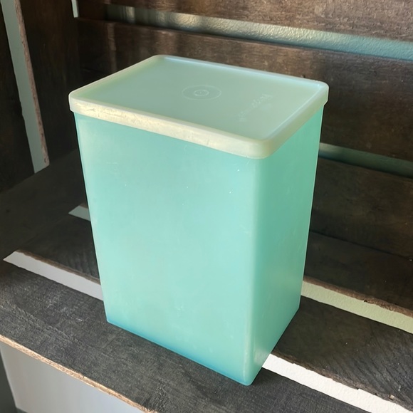 Tupperware Other - Vintage Tupperware Ice Cream keeper. Great vintage condition with original lid!